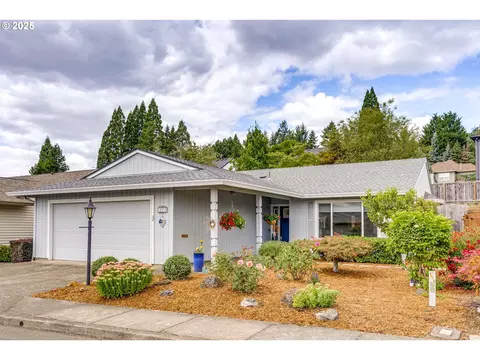 10715 SW Highland Dr, Portland, OR 97224