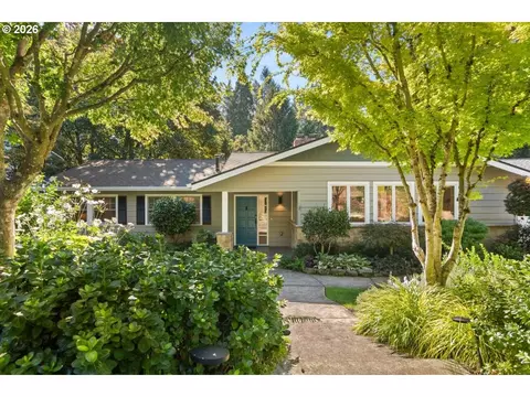 4102 SW Westdale Dr, Portland, OR 97221