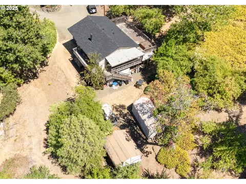 1261 SE Washington Ave, Roseburg, OR 97470