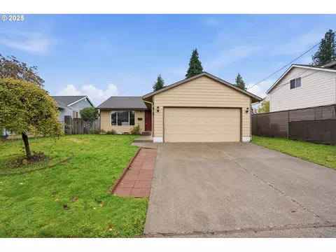 155 W Fairfield St, Gladstone, OR 97027