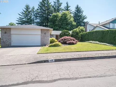 140 NE Greenway Dr, Gresham, OR 97030