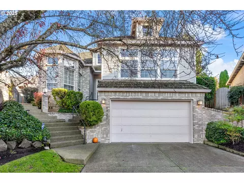 6730 SW Amber Ln, Portland, OR 97225