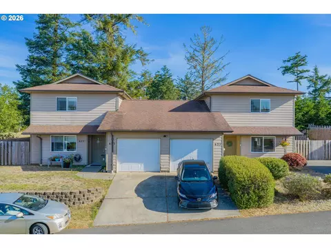 625 Clay St, Coos Bay, OR 97420