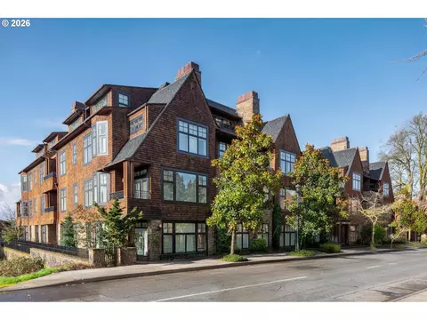 535 2nd St #207, Lake Oswego, OR 97034