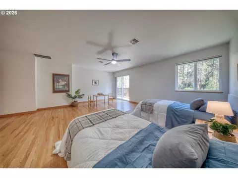 Bedroom - 107 3rd Ave, Mosier, OR 97040 photo 7 of 8