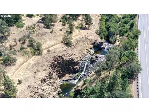 View/Area - 107 3rd Ave, Mosier, OR 97040 photo 2 of 5