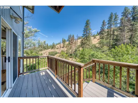 Exterior - 107 3rd Ave, Mosier, OR 97040 photo 2 of 2