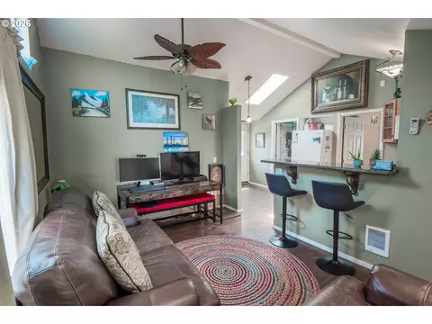 Living - 60 E 30th Ave, Eugene, OR 97405 photo 1 of 2