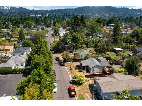 View/Area - 60 E 30th Ave, Eugene, OR 97405 photo 2 of 2