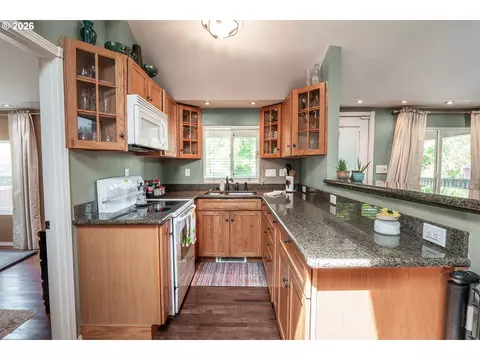 Kitchen - 60 E 30th Ave, Eugene, OR 97405 photo 2 of 4