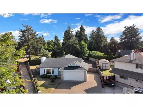 5689 D St, Springfield, OR 97478
