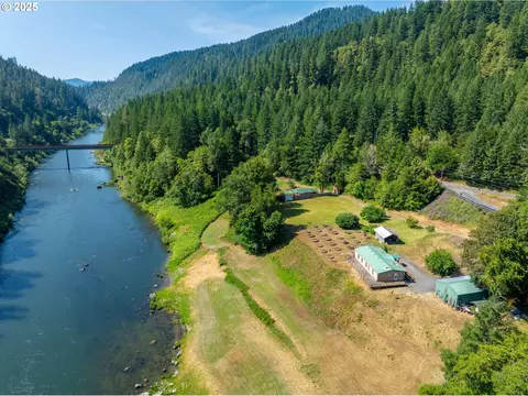 35925 Agness Illahe Rd, Agness, OR 97406