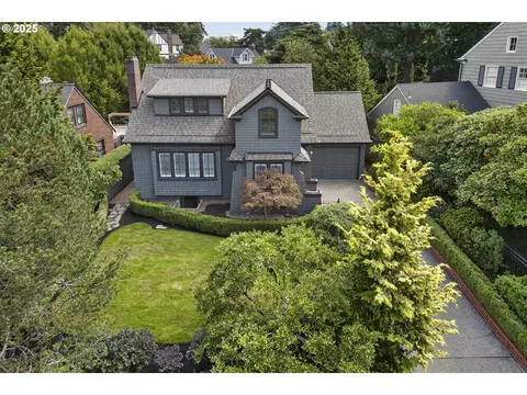 2650 SW Montgomery Dr, Portland, OR 97201