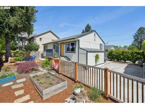 9705 SE Duke St, Portland, OR 97266