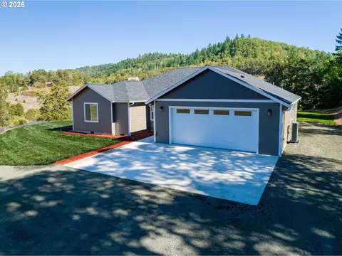 367 Karenza Ln, Roseburg, OR 97471