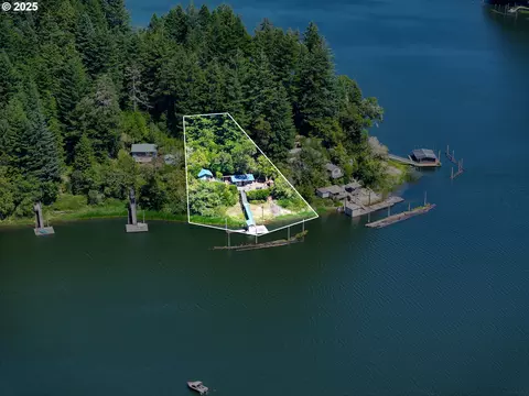 1417 N Tenmile, Lakeside, OR 97449