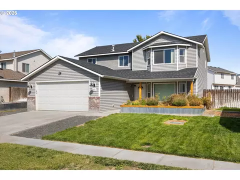 Exterior - 637 E Oregon Ave, Hermiston, OR 97838 photo 2 of 3