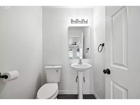 Other - 637 E Oregon Ave, Hermiston, OR 97838 photo 4 of 6
