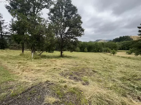 1954 Glengary Loop Rd, Roseburg, OR 97470