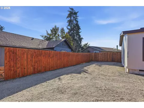 Exterior - 4920 E St, Springfield, OR 97478 photo 4 of 7