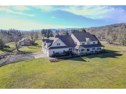 3181 Fisher Rd, Roseburg, OR 97471