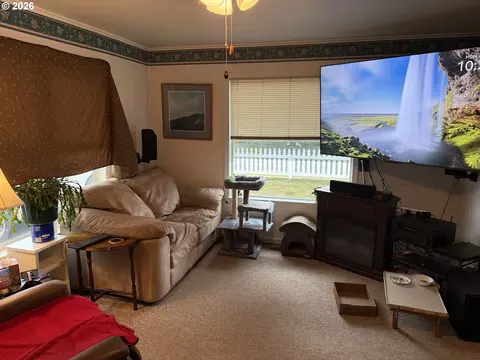 1021 4th Ave, Seaside, OR 97138 photo 2