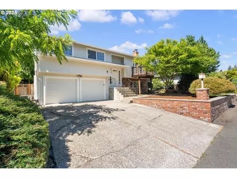 15081 SE Mount Royale Ct, Milwaukie, OR 97267