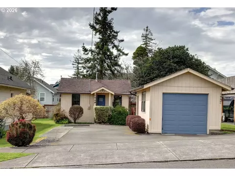 1449 9th St, Astoria, OR 97103