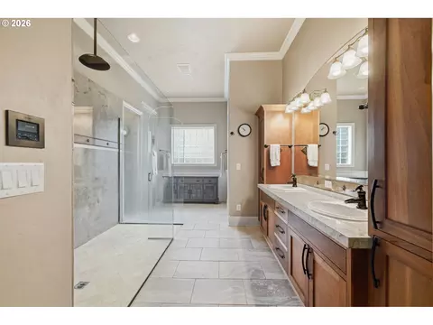 Bath - 2834 Blacktail Dr, Eugene, OR 97405 photo 1 of 4