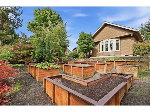 Exterior - 2834 Blacktail Dr, Eugene, OR 97405 photo 9 of 9