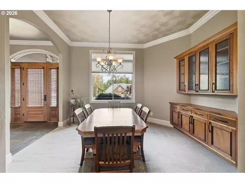 Dining - 2834 Blacktail Dr, Eugene, OR 97405 photo 2 of 2