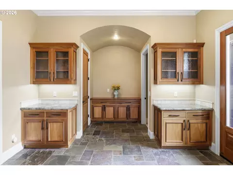 Entry Way - 2834 Blacktail Dr, Eugene, OR 97405 photo 3 of 3