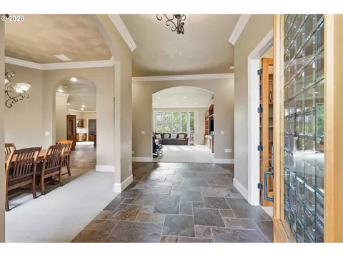 Entry Way - 2834 Blacktail Dr, Eugene, OR 97405 photo 1 of 3