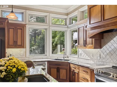 Kitchen - 2834 Blacktail Dr, Eugene, OR 97405 photo 2 of 7
