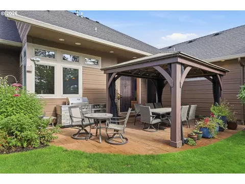 Exterior - 2834 Blacktail Dr, Eugene, OR 97405 photo 5 of 9