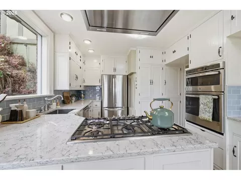 Kitchen - 2450 Birch Ln, Eugene, OR 97403 photo 2 of 4