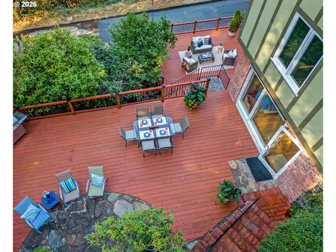 Exterior - 2450 Birch Ln, Eugene, OR 97403 photo 6 of 6