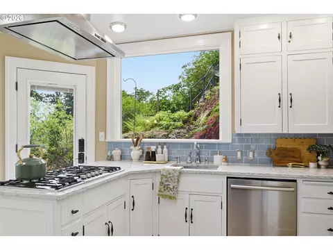 Kitchen - 2450 Birch Ln, Eugene, OR 97403 photo 3 of 4