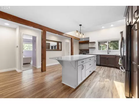 Kitchen - 16300 SEckert Ln, Damascus, OR 97089 photo 2 of 6