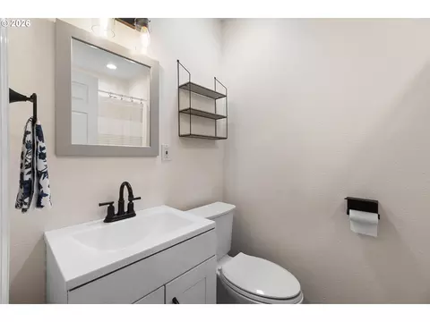 Bath - 16300 SEckert Ln, Damascus, OR 97089 photo 1 of 2