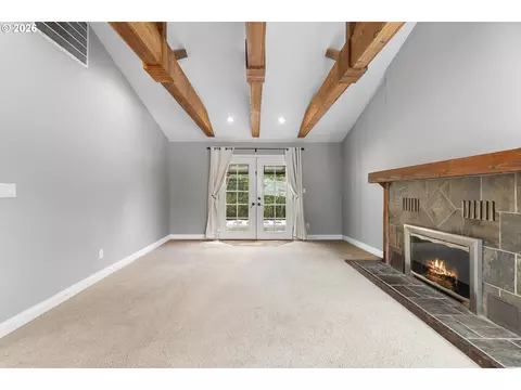 Living - 16300 SEckert Ln, Damascus, OR 97089 photo 2 of 3