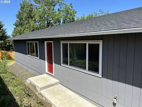 650 NE Polk St, Roseburg, OR 97470