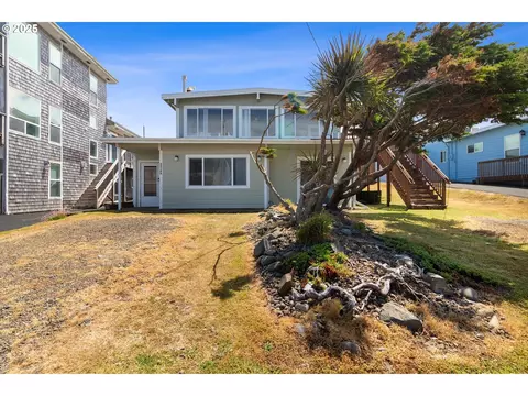 5218 NW Jetty Ave, Lincoln City, OR 97367