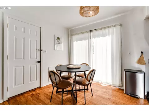 Dining - 3270 Alder St, Eugene, OR 97405 photo 1 of 1