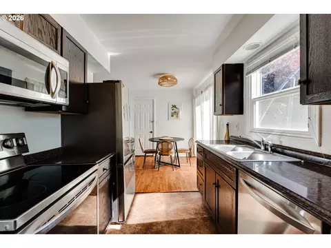 Kitchen - 3270 Alder St, Eugene, OR 97405 photo 2 of 4