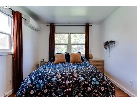 Bedroom - 3270 Alder St, Eugene, OR 97405 photo 2 of 5