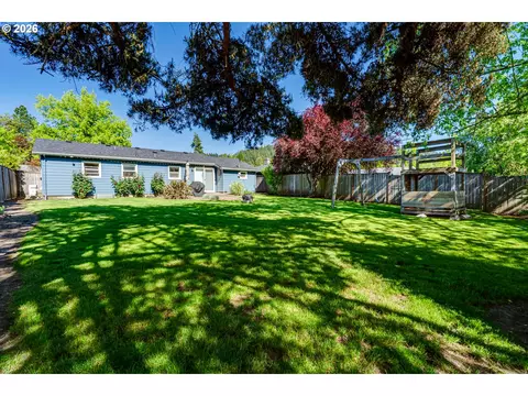 Exterior - 3270 Alder St, Eugene, OR 97405 photo 3 of 4