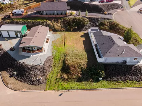 411 Clark St, Myrtle Creek, OR 97457