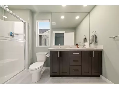 Bath - 2903 S Oleander St, Cornelius, OR 97113 photo 4 of 4