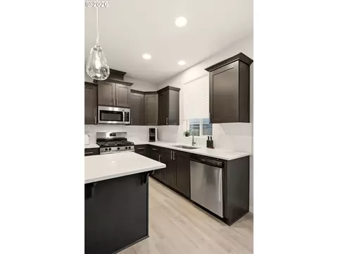 Kitchen - 2903 S Oleander St, Cornelius, OR 97113 photo 9 of 9
